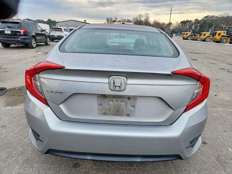 Photo 6 from auction – 2016 HONDA CIVIC with VIN 19XFC2F72GE019684