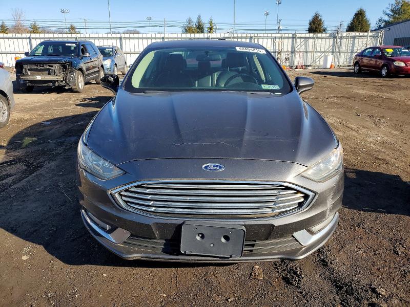Photo 5 from auction – 2017 FORD FUSION with VIN 3FA6P0LU1HR356219