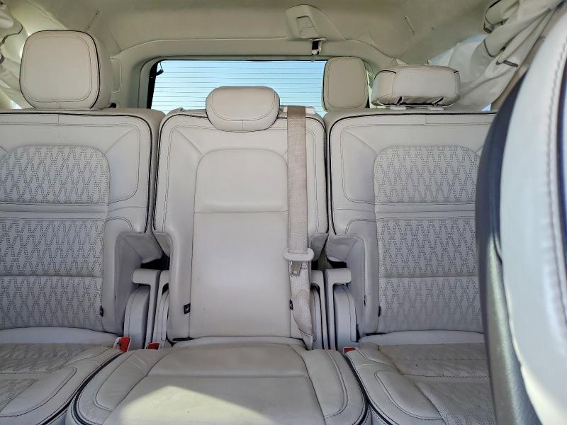 Photo 10 from auction – 2020 LINCOLN NAVIGATOR with VIN 5LMJJ2TT7LEL17552