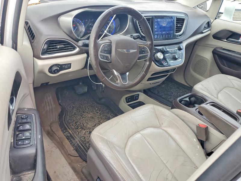 Photo 8 from auction – 2017 CHRYSLER PACIFICA with VIN 2C4RC1BG6HR608265
