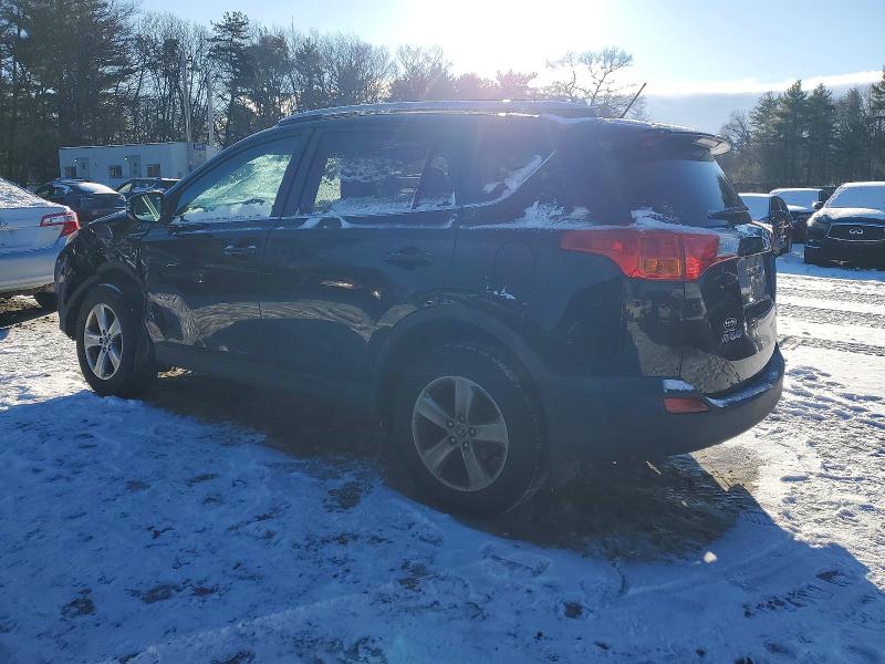 Photo 2 from auction – 2015 TOYOTA RAV4 XLE with VIN 2T3RFREV5FW327710