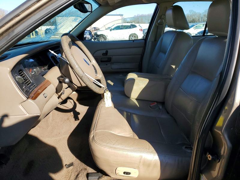 Photo 7 from auction – 2005 FORD CROWN VICTORIA with VIN 2FAFP74W05X140075
