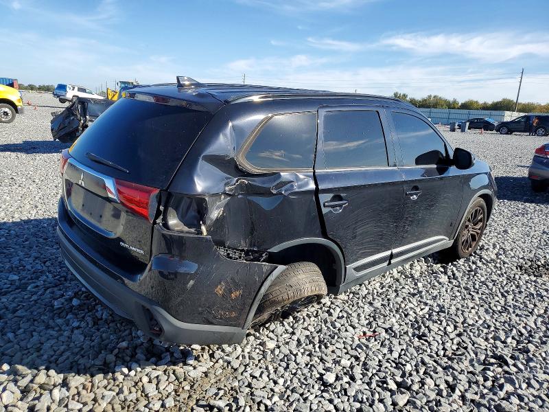 Photo 3 from auction – 2018 MITSUBISHI OUTLANDER with VIN JA4AD3A35JZ027561