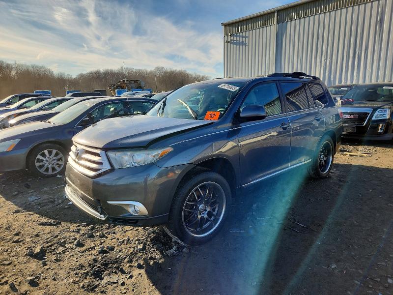 TOYOTA HIGHLANDER 2011 with VIN 5TDBK3EH6BS062960 - Photo from auction
