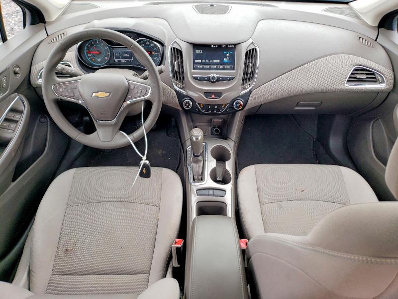 Photo 8 from auction – 2017 CHEVROLET CRUZE with VIN 1G1BE5SM1H7100028