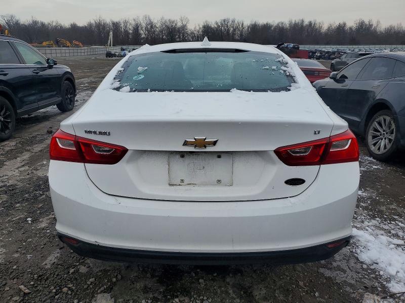 Photo 6 from auction – 2016 CHEVROLET MALIBU LT with VIN 1G1ZE5ST5GF348535