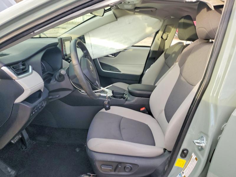 Photo 7 from auction – 2019 TOYOTA RAV4 XLE with VIN JTMRWRFV3KD515034