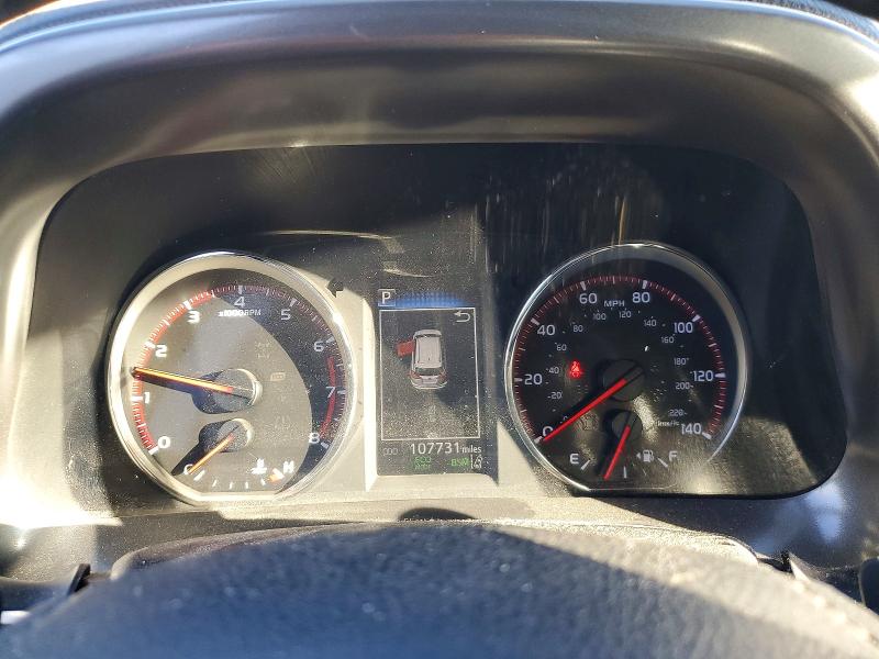 Photo 9 from auction – 2018 TOYOTA RAV4 with VIN 2T3NFREV7JW449072