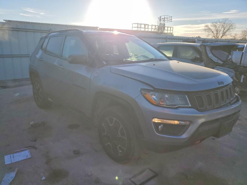 Photo 4 from auction – 2019 JEEP COMPASS TR with VIN 3C4NJDDB8KT790448