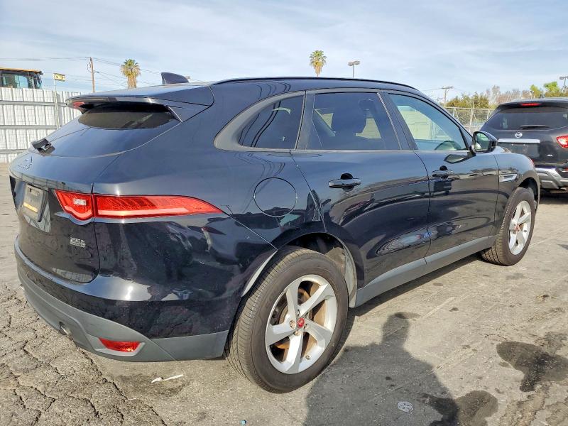 Photo 3 from auction – 2018 JAGUAR F-PACE PRE with VIN SADCJ2FX0JA322597