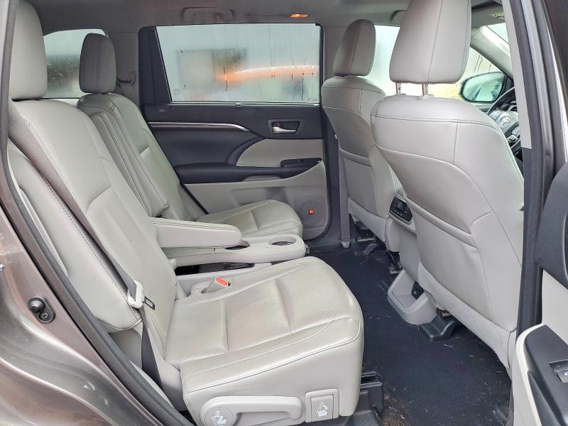 Photo 10 from auction – 2015 TOYOTA HIGHLANDER with VIN 5TDDCRFH5FS011298