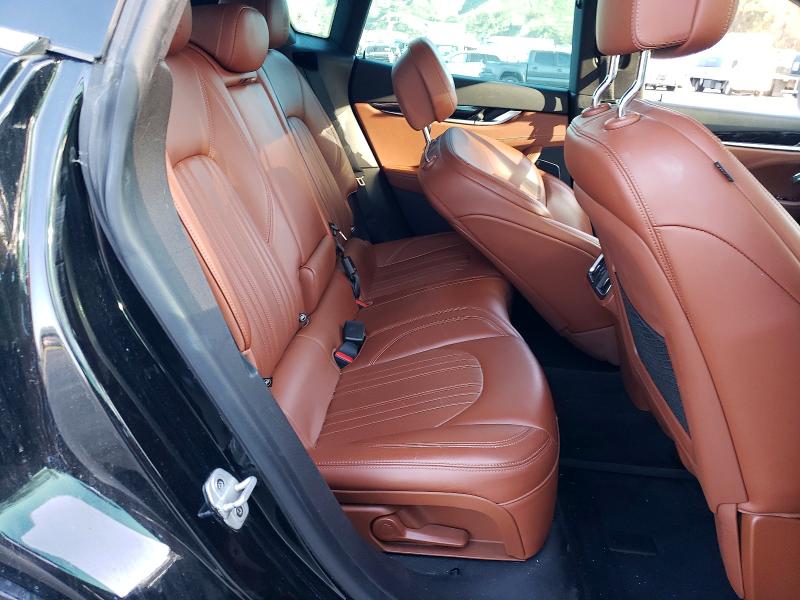 Photo 10 from auction – 2018 MASERATI LEVANTE with VIN ZN661XULXJX304349