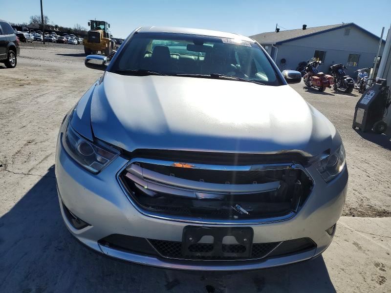 Photo 5 from auction – 2014 FORD TAURUS LIM with VIN 1FAHP2F86EG179642