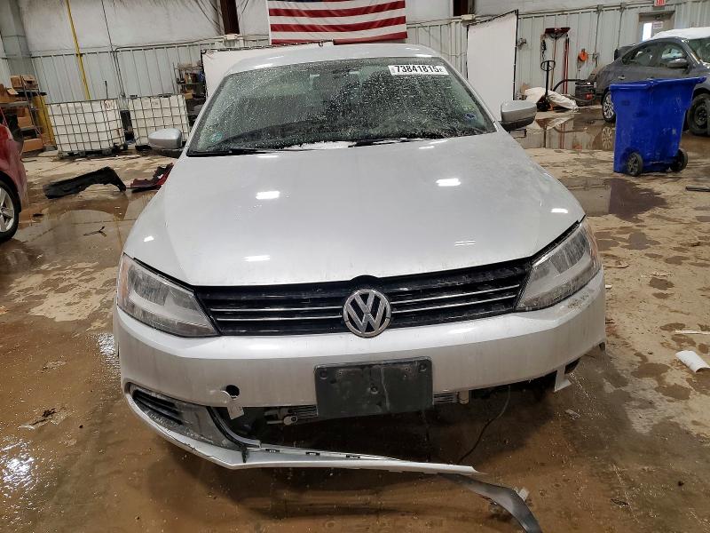 Photo 5 from auction – 2014 VOLKSWAGEN JETTA with VIN 3VWD07AJ2EM241416
