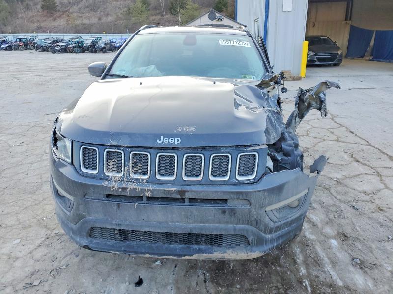Photo 5 from auction – 2017 JEEP COMPASS LA with VIN 3C4NJDBB6HT641869