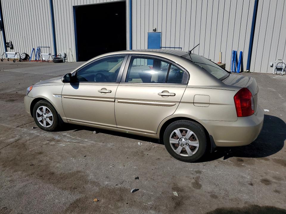 Photo 2 from auction – 2007 HYUNDAI ACCENT GLS with VIN KMHCN46C07U120211
