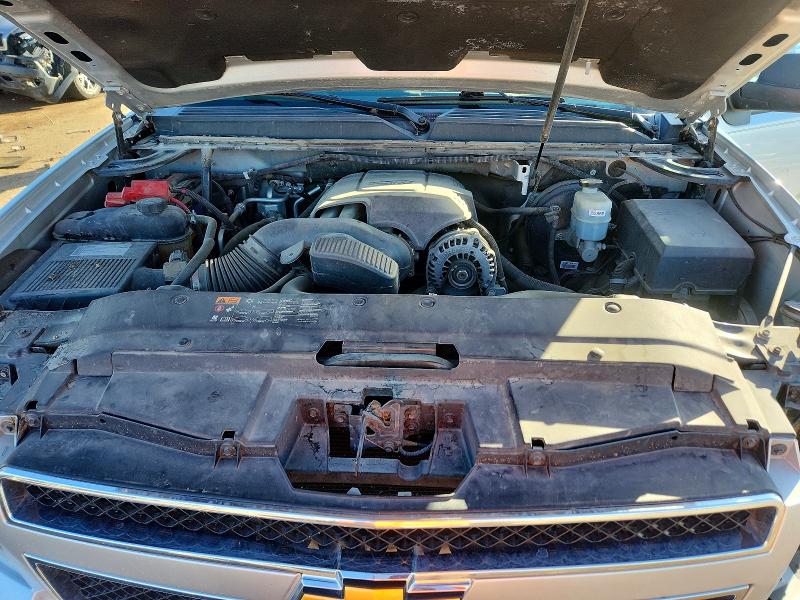 Photo 11 from auction – 2010 CHEVROLET SUBURBAN K with VIN 1GNUKHE34AR143681