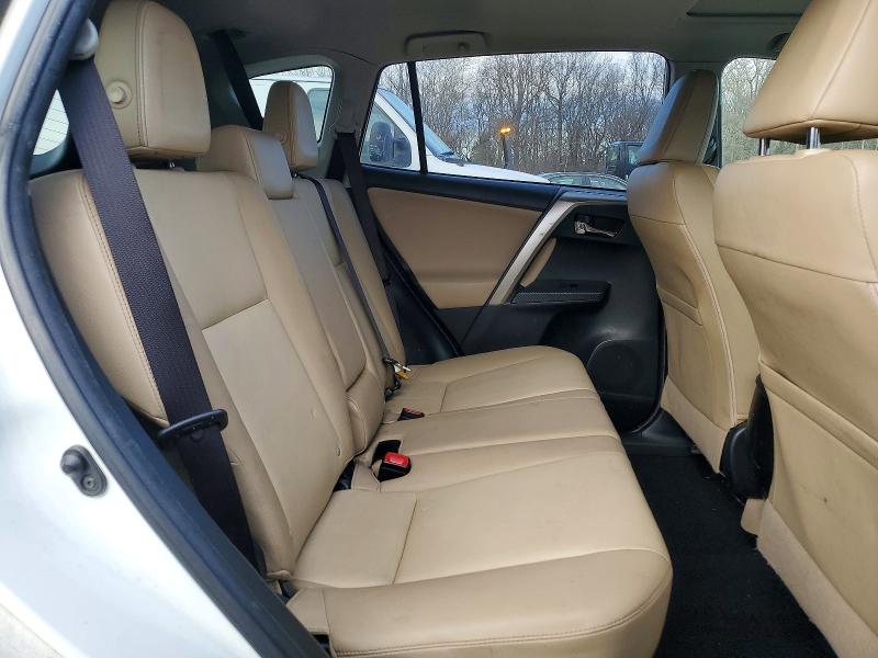 Photo 11 from auction – 2015 TOYOTA RAV4 XLE with VIN JTMDFREV1FD101994