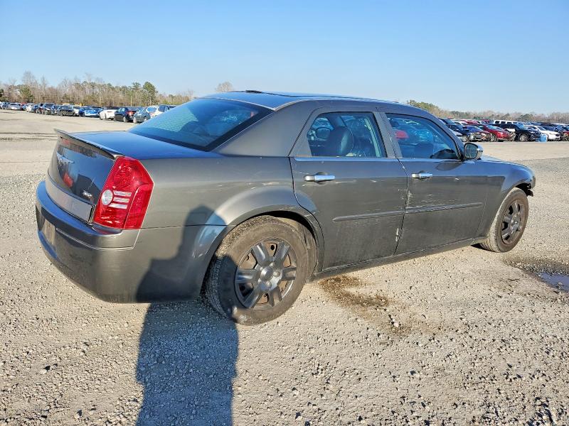 Photo 3 from auction – 2009 CHRYSLER 300 with VIN 2C3KA43D29H561289