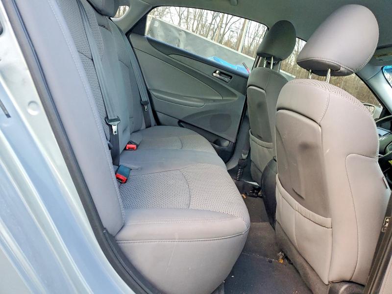 Photo 10 from auction – 2012 HYUNDAI SONATA with VIN 5NPEB4AC2CH311789