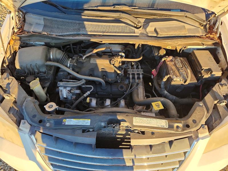 Photo 12 from auction – 2010 CHRYSLER TOWN & COU with VIN 2A4RR5D10AR260400