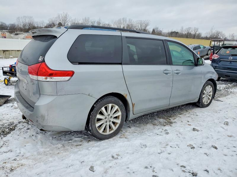 Photo 3 from auction – 2012 TOYOTA SIENNA XLE with VIN 5TDDK3DC3CS048160