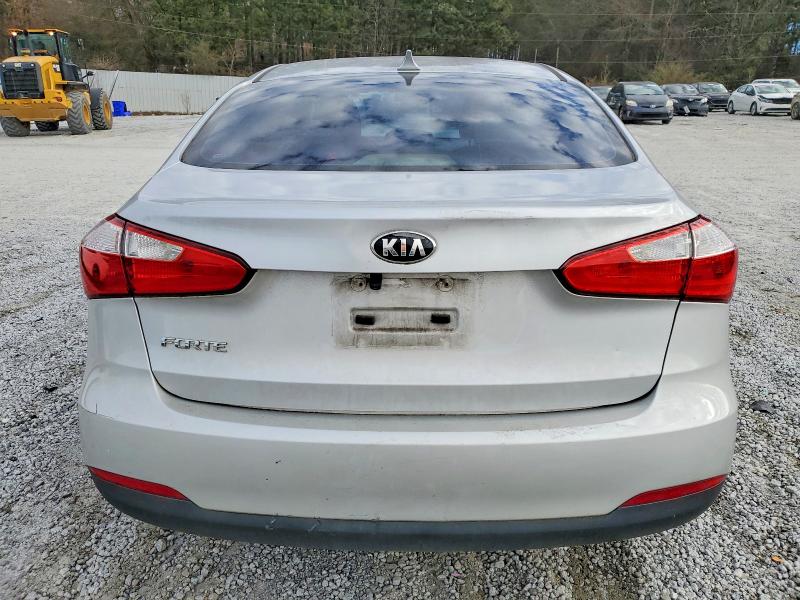 Photo 6 from auction – 2016 KIA FORTE LX with VIN KNAFX4A66G5446227