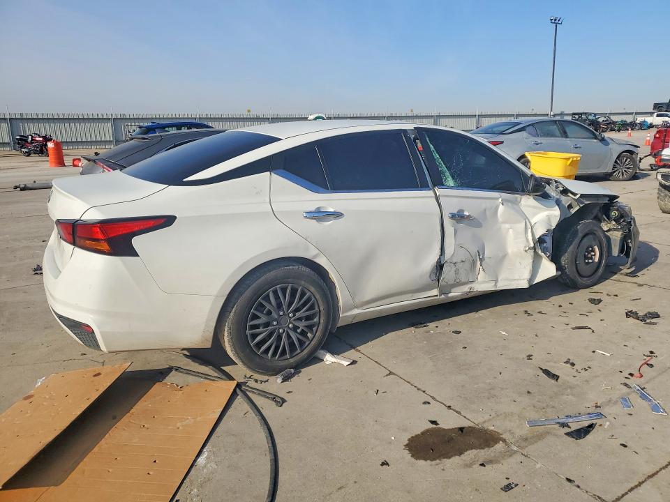 Photo 3 from auction – 2022 NISSAN ALTIMA with VIN 1N4BL4BV9NN327335