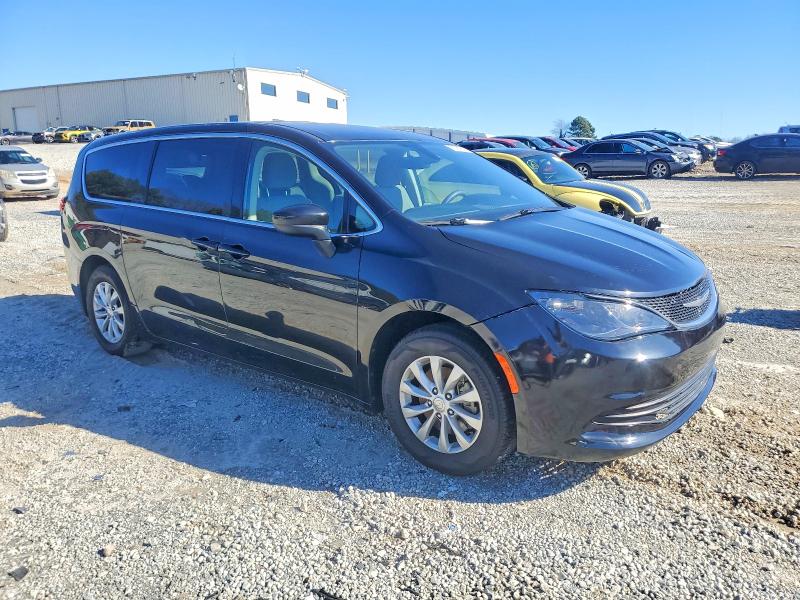 Photo 4 from auction – 2017 CHRYSLER PACIFICA T with VIN 2C4RC1DG5HR676778