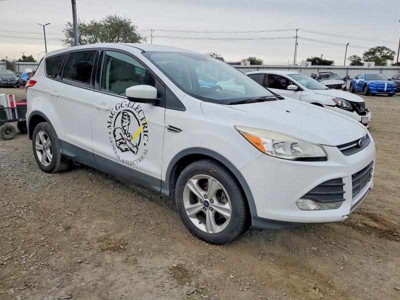 Photo 4 from auction – 2016 FORD ESCAPE SE with VIN 1FMCU0GX6GUB83245