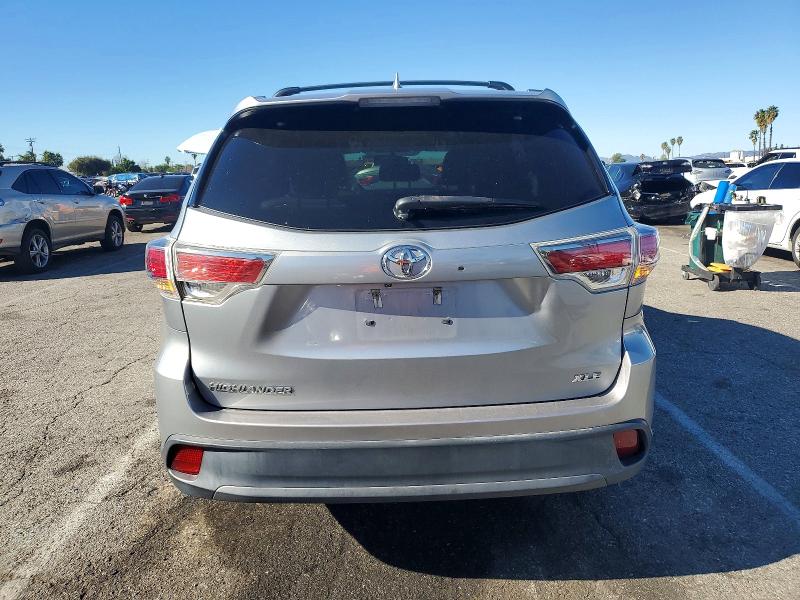 Photo 6 from auction – 2016 TOYOTA HIGHLANDER with VIN 5TDKKRFH4GS143268