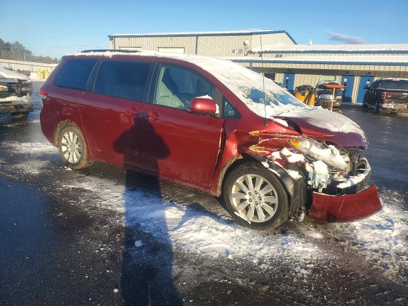 Photo 4 from auction – 2013 TOYOTA SIENNA LE with VIN 5TDJK3DC4DS063402
