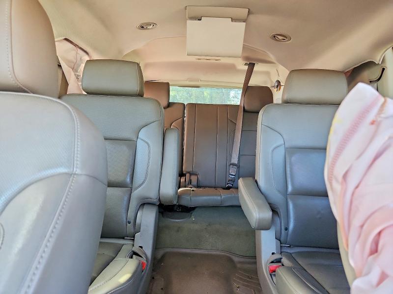 Photo 10 from auction – 2016 CHEVROLET SUBURBAN with VIN 1GNSKJKC7GR455828