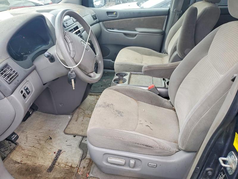 Photo 7 from auction – 2010 TOYOTA SIENNA CE with VIN 5TDKK4CC4AS302972