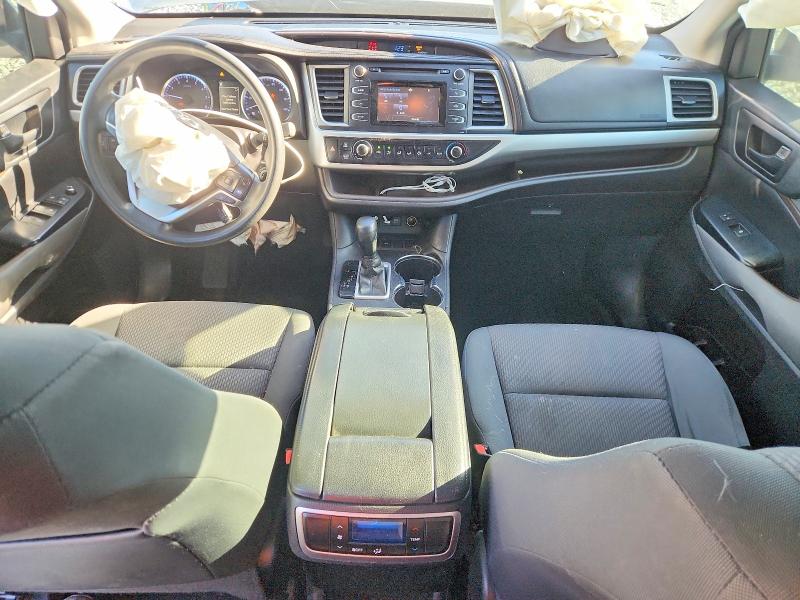 Photo 8 from auction – 2018 TOYOTA HIGHLANDER with VIN 5TDZARFH3JS041856