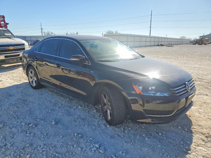 Photo 4 from auction – 2014 VOLKSWAGEN PASSAT S with VIN 1VWAT7A30EC026470