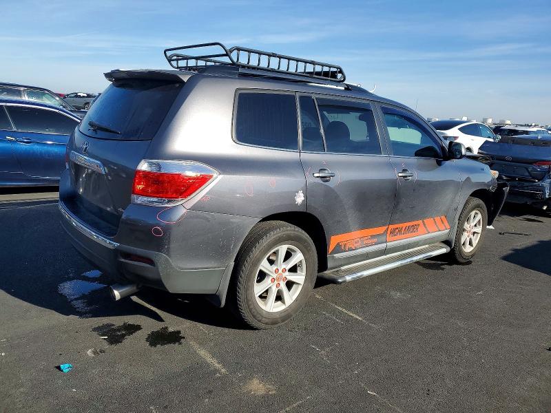 Photo 3 from auction – 2012 TOYOTA HIGHLANDER with VIN 5TDBK3EH9CS142951