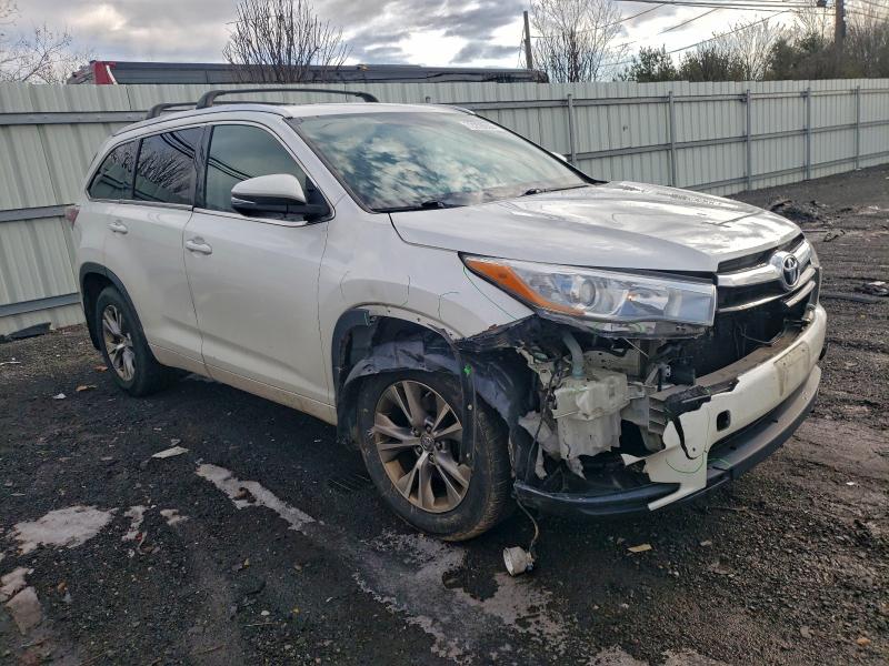 Photo 4 from auction – 2015 TOYOTA HIGHLANDER with VIN 5TDJKRFH2FS149984