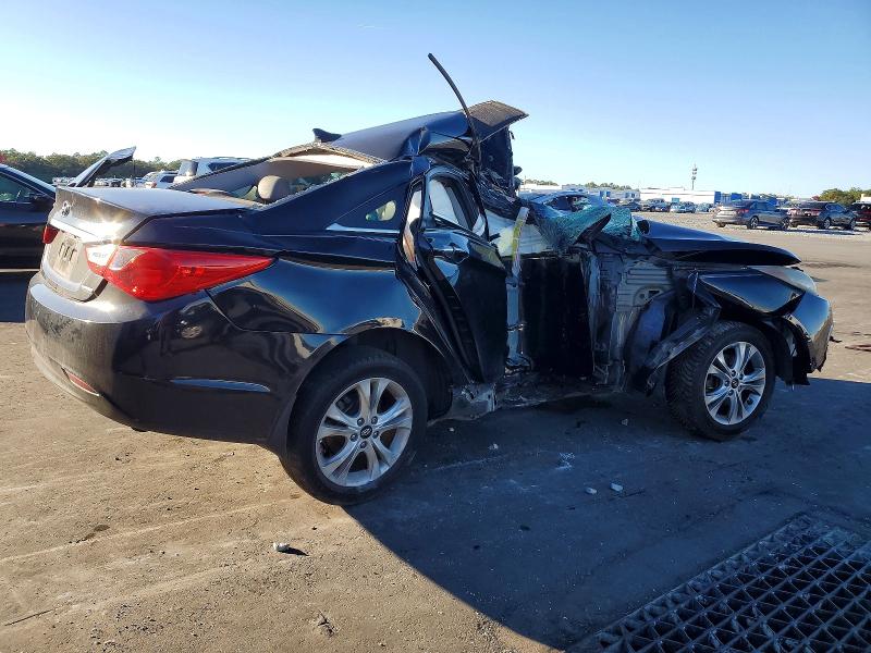 Photo 3 from auction – 2011 HYUNDAI SONATA with VIN 5NPEC4AC3BH161199