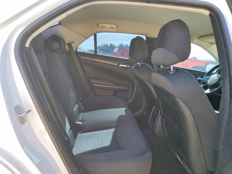 Photo 10 from auction – 2019 CHRYSLER 300 TOURIN with VIN 2C3CCAAG6KH602331