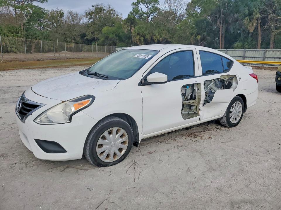 NISSAN VERSA S 2016 z numerem VIN 3N1CN7AP3GL879237 - Zdjęcie z aukcji
