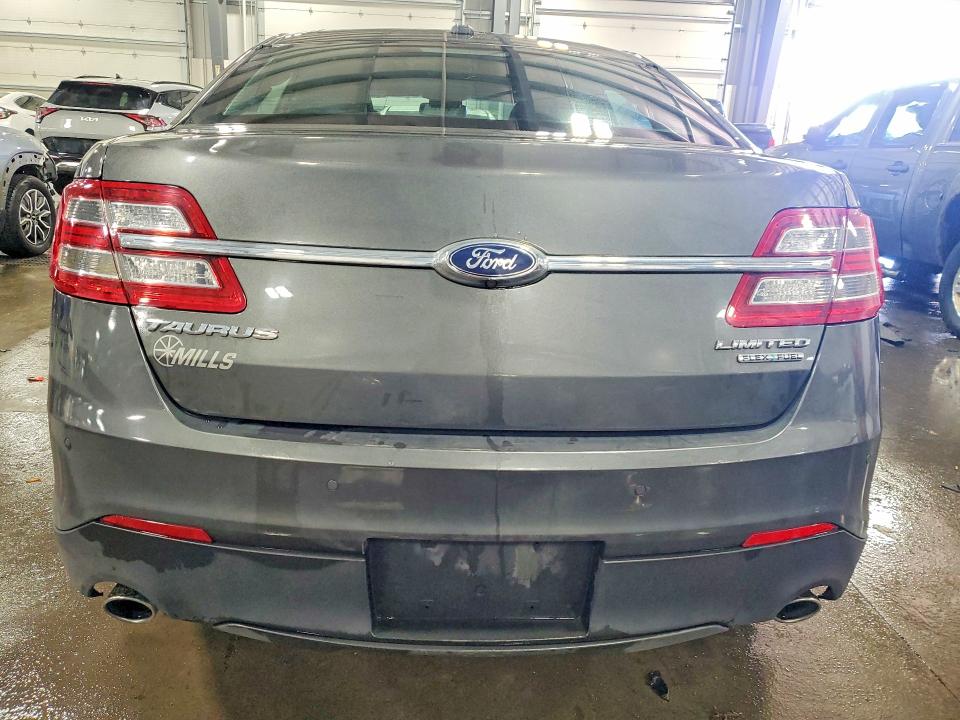 Photo 6 from auction – 2015 FORD TAURUS LIM with VIN 1FAHP2F89FG184481