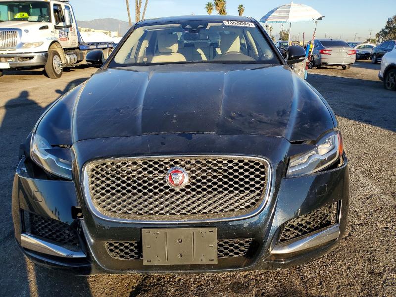 Photo 5 from auction – 2017 JAGUAR XF with VIN SAJBD4BVXHCY29506