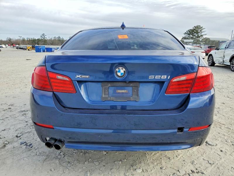 Photo 6 from auction – 2013 BMW 528 XI with VIN WBAXH5C58DDW12664