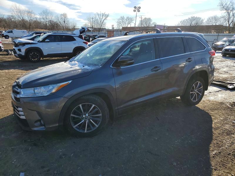 TOYOTA HIGHLANDER 2018 with VIN 5TDJZRFH6JS534470 - Photo from auction