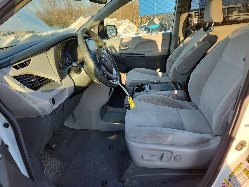Photo 7 from auction – 2019 TOYOTA SIENNA LE with VIN 5TDKZ3DC8KS013356