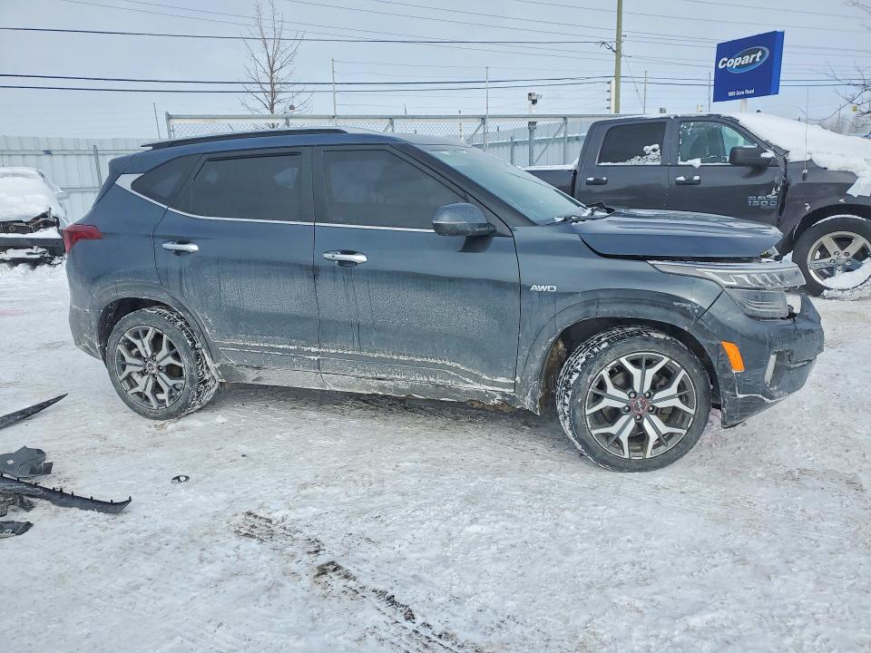Zdjęcie 4 z aukcji – 2023 KIA SELTOS z VIN KNDETCA26P7369655