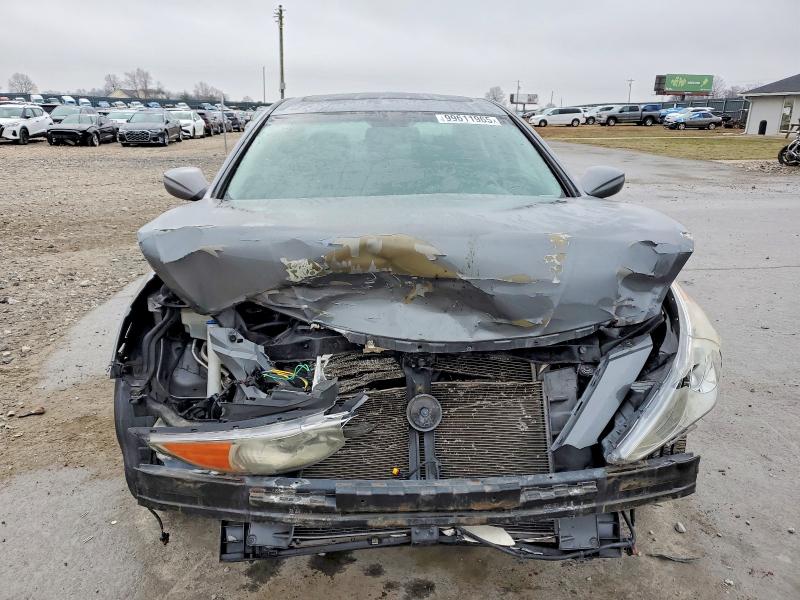 Photo 5 from auction – 2011 HYUNDAI SONATA with VIN 5NPEC4AC1BH128041