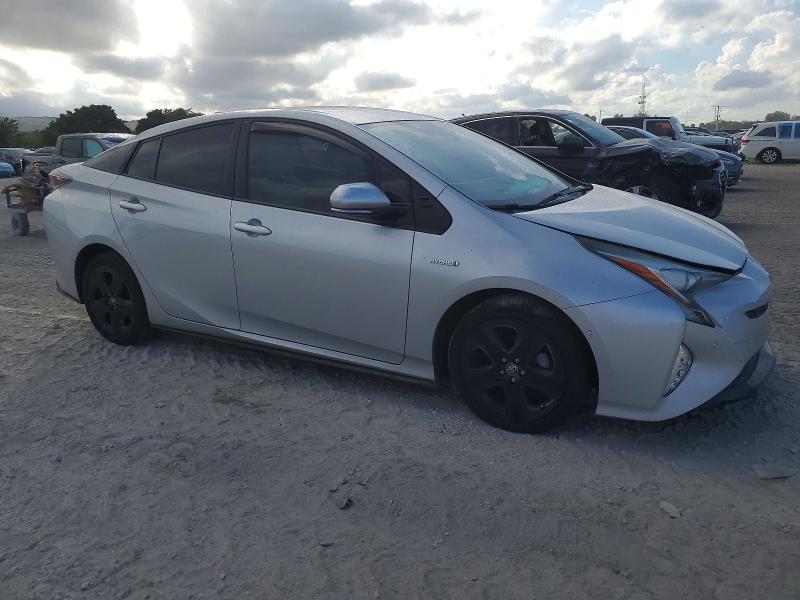 Photo 4 from auction – 2018 TOYOTA PRIUS with VIN JTDKARFU5J3062966