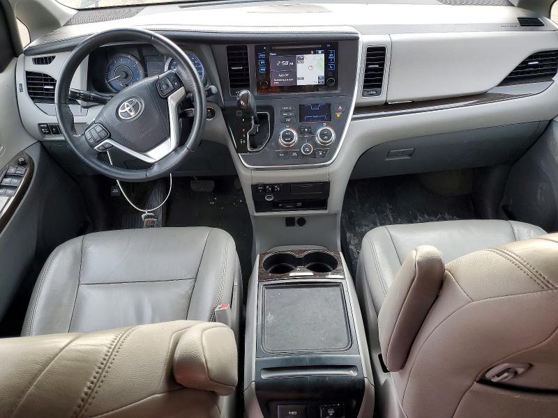 Photo 8 from auction – 2017 TOYOTA SIENNA with VIN 5TDYZ3DC1HS812513